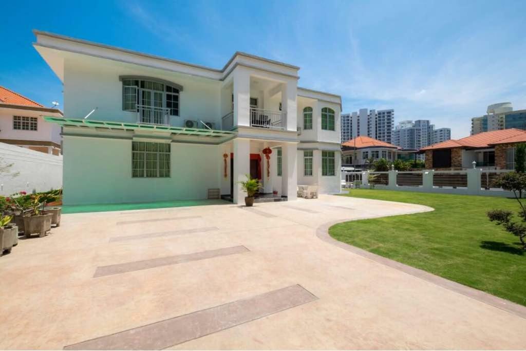 峇都丁宜6, Persiaran Tanjung Bunga 3别墅 外观 照片