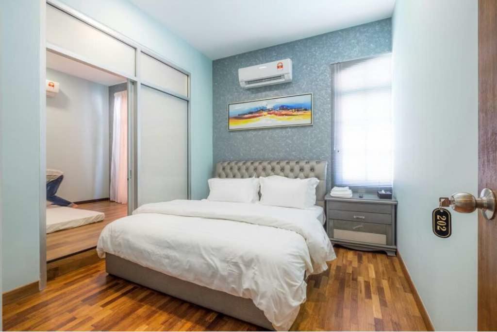 峇都丁宜6, Persiaran Tanjung Bunga 3别墅 外观 照片