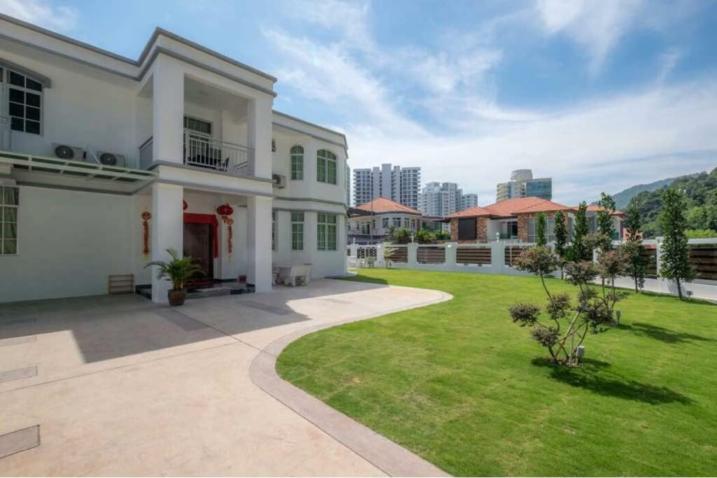 峇都丁宜6, Persiaran Tanjung Bunga 3别墅 外观 照片