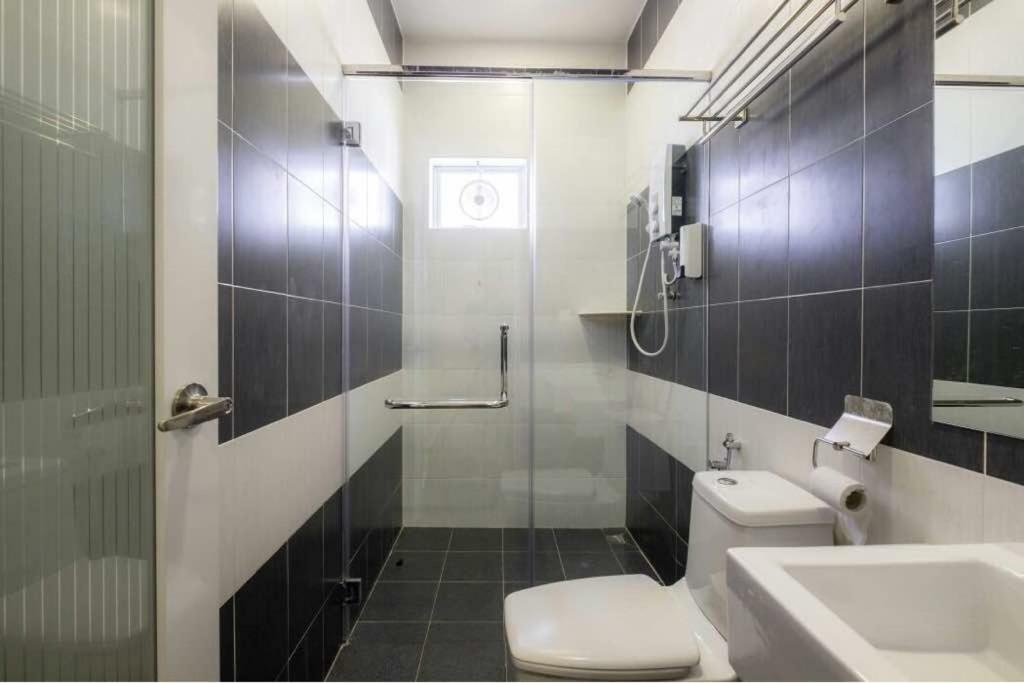 峇都丁宜6, Persiaran Tanjung Bunga 3别墅 外观 照片